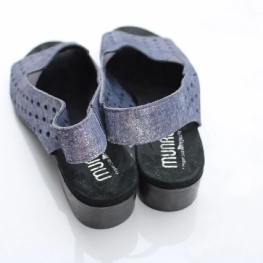 Munro Mickee sling back sandals